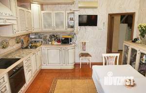 Коттедж 448м², 3-этажный, участок 8 сот.  