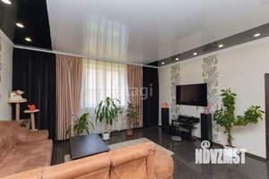 Дом 180м&sup2;, 2-этажный, участок 9 сот.  