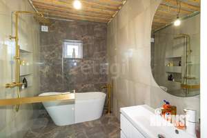 Дом 100м&sup2;, 1-этажный, участок 8 сот.  