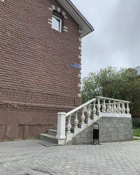 Дом 353м&sup2;, 2-этажный, участок 10 сот.  