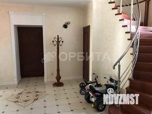 Дом 274м&sup2;, 2-этажный, участок 15 сот.  