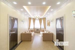 Дом 350м&sup2;, 2-этажный, участок 10 сот.  