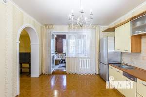 Дом 440м², 2-этажный, участок 10 сот.  