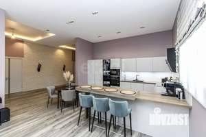 Дом 279м², 2-этажный, участок 10 сот.  