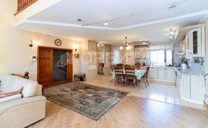 Дом 350м&sup2;, 2-этажный, участок 0 сот.  