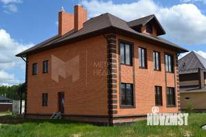Коттедж 210м², 2-этажный, участок 15 сот.  