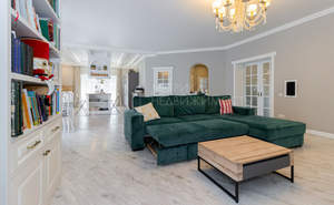 Дом 350м&sup2;, 2-этажный, участок 9 сот.  