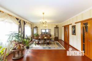 Дом 204м&sup2;, 2-этажный, участок 5 сот.  