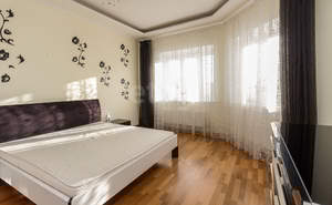 Дом 200м&sup2;, 2-этажный, участок 1 сот.  