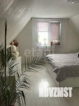 Дом 50м², 2-этажный, участок 6 сот.  