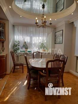 Дом 300м&sup2;, 2-этажный, участок 9 сот.  