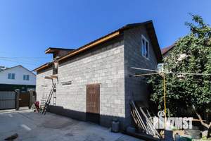 Дом 141м&sup2;, 2-этажный, участок 9 сот.  