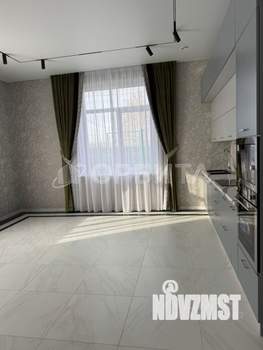 Дом 243м&sup2;, 2-этажный, участок 9 сот.  