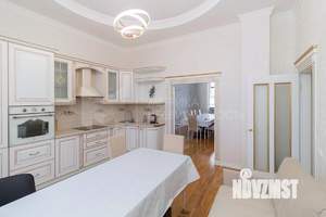 Коттедж 382м&sup2;, 3-этажный, участок 15 сот.  