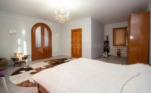 Дом 174м&sup2;, 2-этажный, участок 3 сот.  