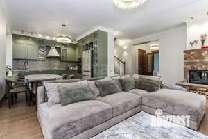 Дом 248м&sup2;, 2-этажный, участок 15 сот.  