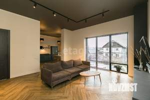 Дом 240м&sup2;, 2-этажный, участок 6 сот.  