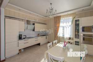 Дом 214м&sup2;, 3-этажный, участок 10 сот.  