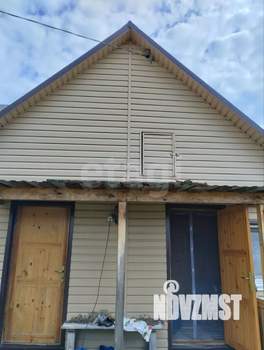 Дом 20м&sup2;, 2-этажный, участок 6 сот.  