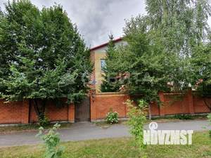 Дом 140м², 2-этажный, участок 10 сот.  