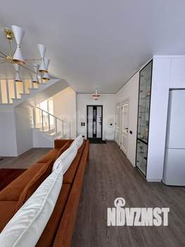 Таунхаус 102м&sup2;, 3-этажный, участок 2 сот.  