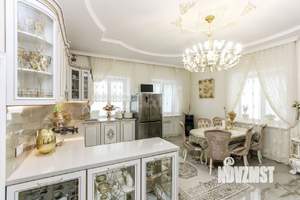 Дом 201м², 2-этажный, участок 5 сот.  