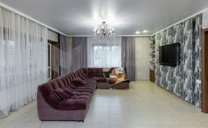 Дом 280м&sup2;, 3-этажный, участок 12 сот.  