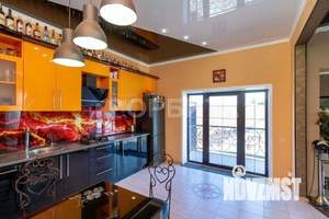 Дом 200м&sup2;, 2-этажный, участок 9 сот.  