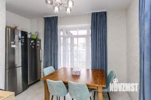 Дом 220м², 2-этажный, участок 10 сот.  