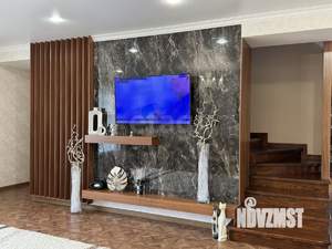 Дом 208м², 2-этажный, участок 6 сот.  