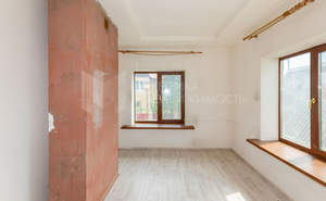 Дом 350м&sup2;, 3-этажный, участок 4 сот.  