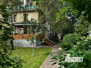 Дом 439м&sup2;, 2-этажный, участок 15 сот.  