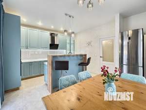 Дом 220м&sup2;, 2-этажный, участок 10 сот.  