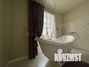 Дом 291м&sup2;, 2-этажный, участок 7 сот.  