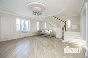 Дом 161м&sup2;, 2-этажный, участок 5 сот.  