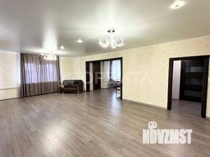 Дом 240м², 2-этажный, участок 8 сот.  