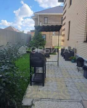 Дом 180м&sup2;, 2-этажный, участок 0 сот.  