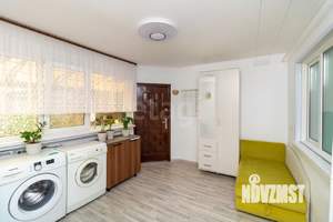 Дом 80м&sup2;, 2-этажный, участок 5 сот.  