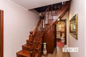 Дом 212м², 3-этажный, участок 11 сот.  