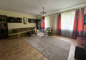 Дом 296м&sup2;, 2-этажный, участок 8 сот.  