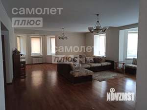 Коттедж 392м², 3-этажный, участок 10 сот.  