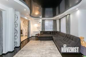 Коттедж 180м², 2-этажный, участок 6 сот.  