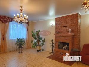 Коттедж 220м², 2-этажный, участок 10 сот.  