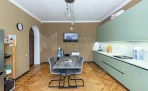 Дом 560м², 2-этажный, участок 15 сот.  
