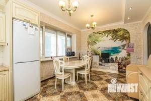 Коттедж 391м², 2-этажный, участок 19 сот.  