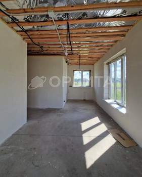 Дом 100м&sup2;, 2-этажный, участок 0 сот.  