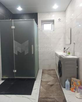 Дом 205м&sup2;, 2-этажный, участок 6 сот.  