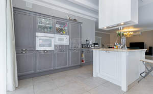 Дом 350м&sup2;, 2-этажный, участок 9 сот.  