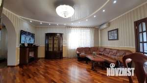 Дом 378м², 3-этажный, участок 7 сот.  