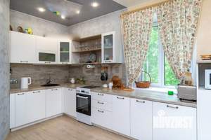 Дом 291м&sup2;, 3-этажный, участок 13 сот.  